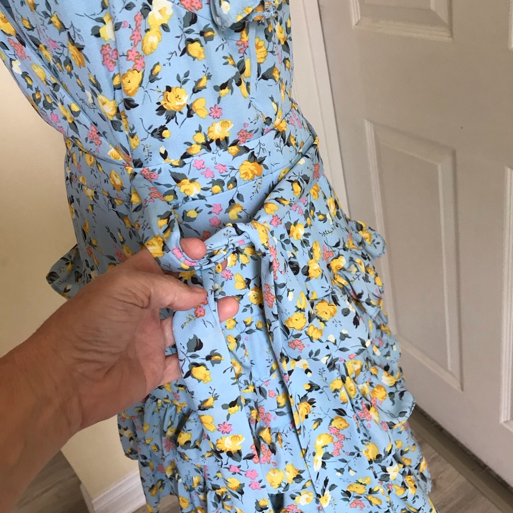 HOST PICK 🎉Lulus Feeling Butterflies Blue Tiered Ruffle Mini Dress NWT Sz. Med - Picture 4 of 9